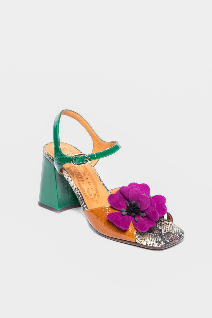 Sandalo Chie Mihara con fiore cuoio e verde pirota