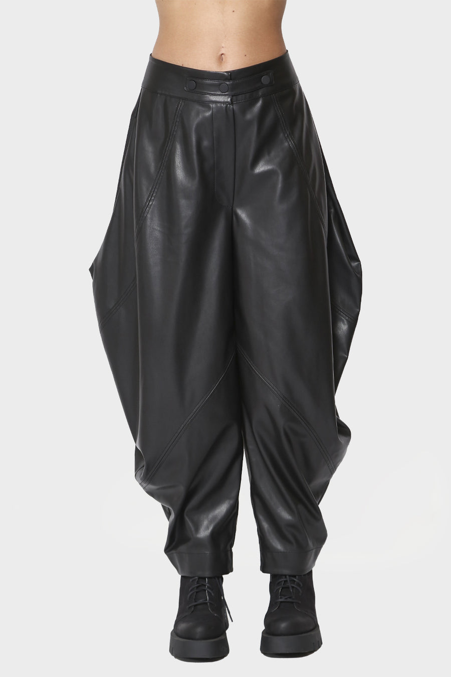 Pantalone Nu Black in ecopelle nero K23 13018