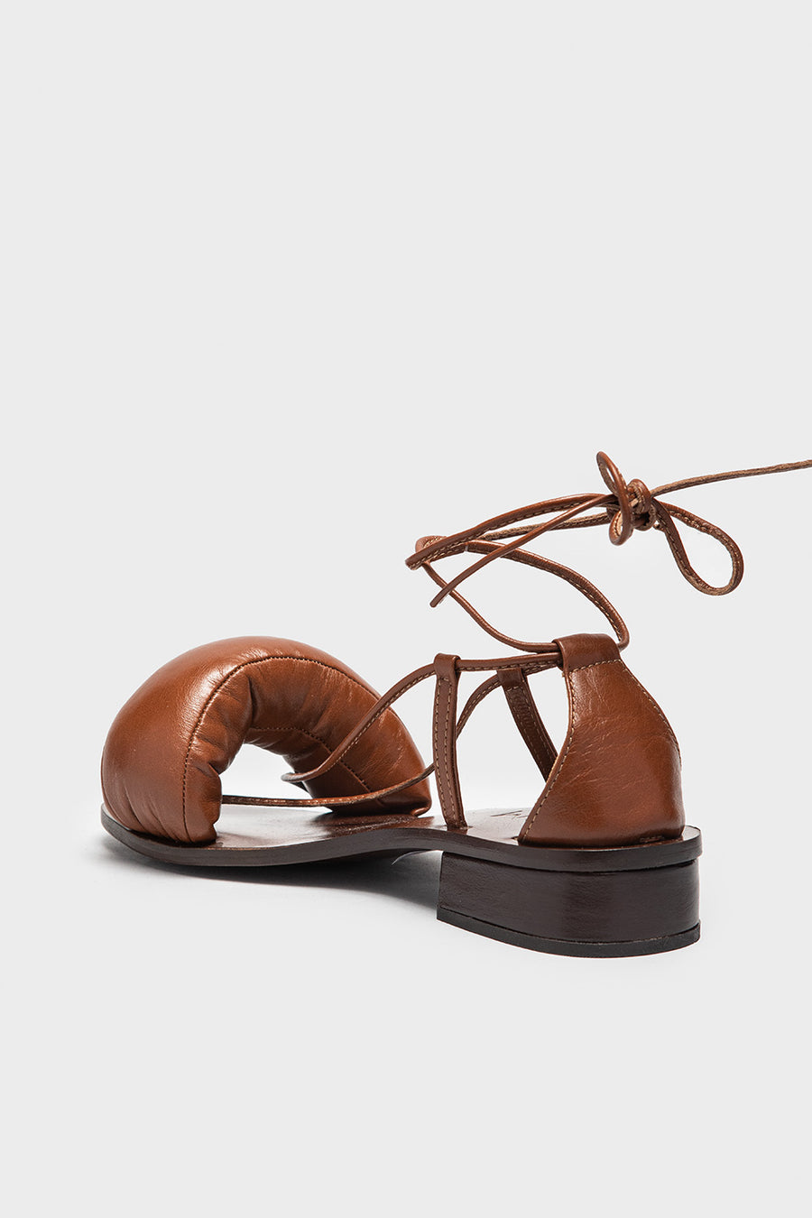 Sandalo Room da donna in pelle color cognac pillow straps