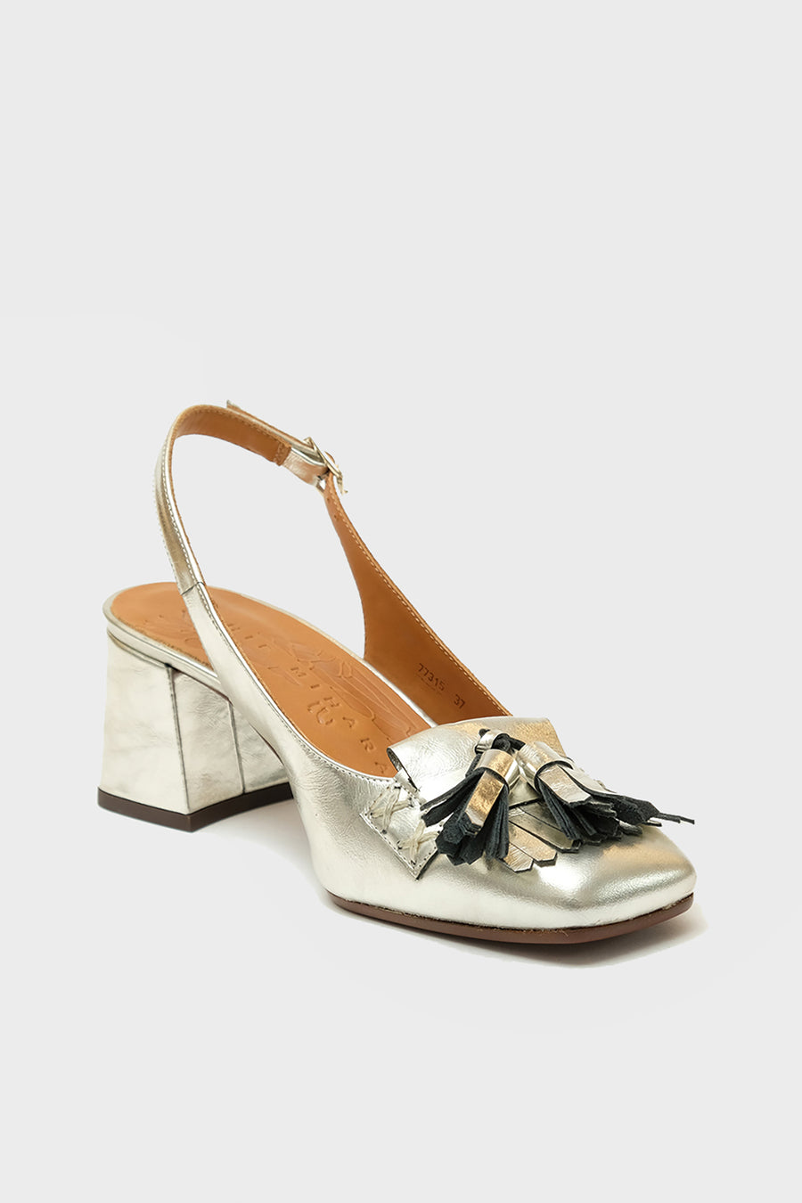 Slingback Chie Mihara in pelle color argento vouchi